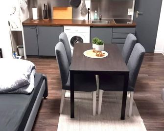 Beautiful Apartment With Wifi - Augsburg - Essbereich