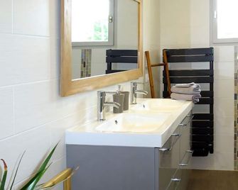 Holiday Home Les Chênes by Interhome - Hourtin - Bad