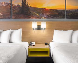 Days Inn by Wyndham Columbus/Worthington - Columbus - Bedroom