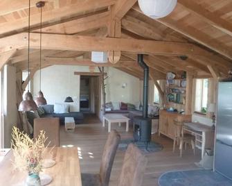 Small house in the heart of the Aveyron gorges - Penne - Comedor