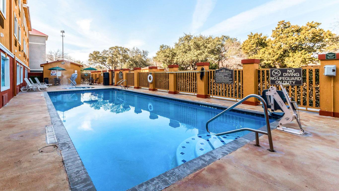 Quality Inn & Suites SeaWorld North