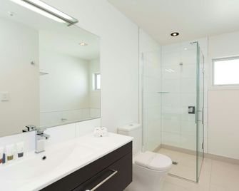 The Dawson Motel - New Plymouth - Bathroom