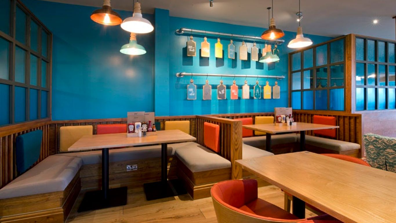 بريميير إن بيرمينغهام أوLدبوري - إم5 جا كي ت