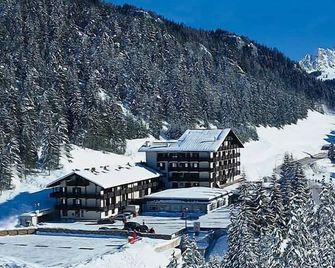 Hotel Il Caminetto - Canazei