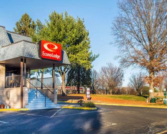 Econo Lodge Milldale - Southington - Milldale - Building