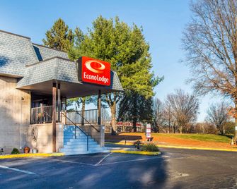 Econo Lodge Milldale - Southington - Milldale - Building