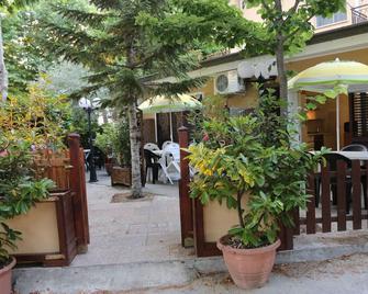 Villa Genny Bilo Benny - Bellaria-Igea Marina - Pátio