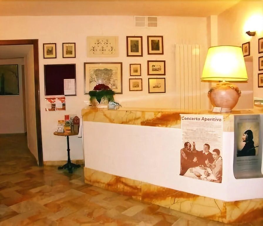 Albergo Cannon d'Oro - סיינה - דלפק קבלה