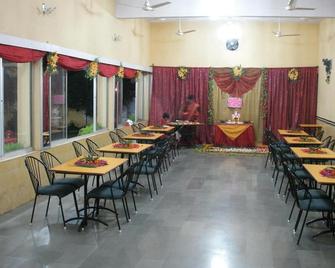 Hotel Grand Barrack - Khandwa - Restaurante