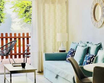 Canaryislandshost I Amanecer - Costa Teguise - Pokój dzienny