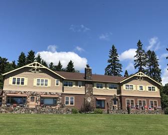 Cascade Lodge - Lutsen - Building