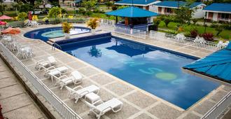Hotel & Resort Villa del Sol - Tumaco - Piscina