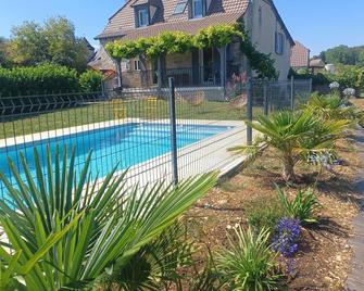 L'Ecrin de la noix - Cuzance - Piscina