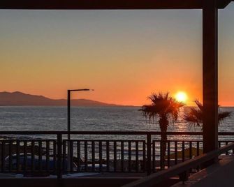 Yria Beach Hotel - Kokkini Hani - Balkon