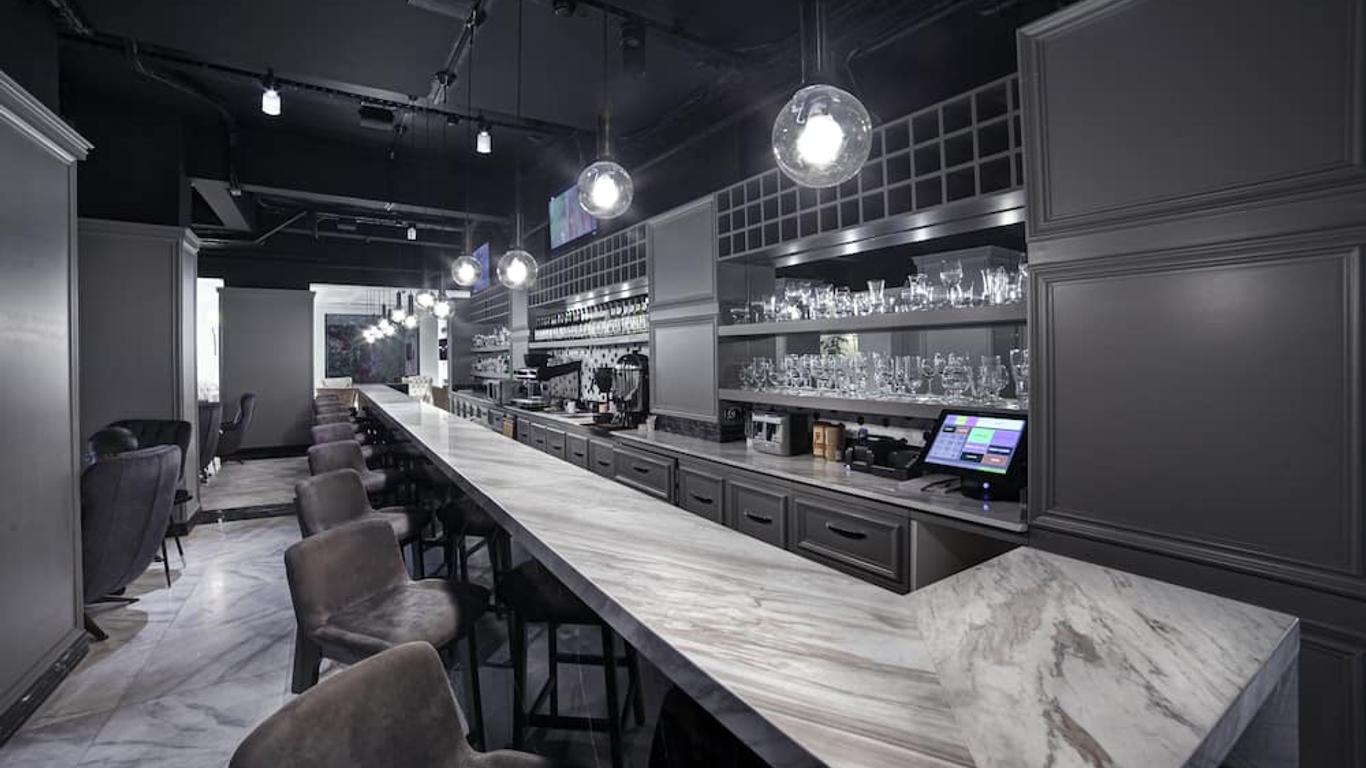 وايت مونارك هوتل