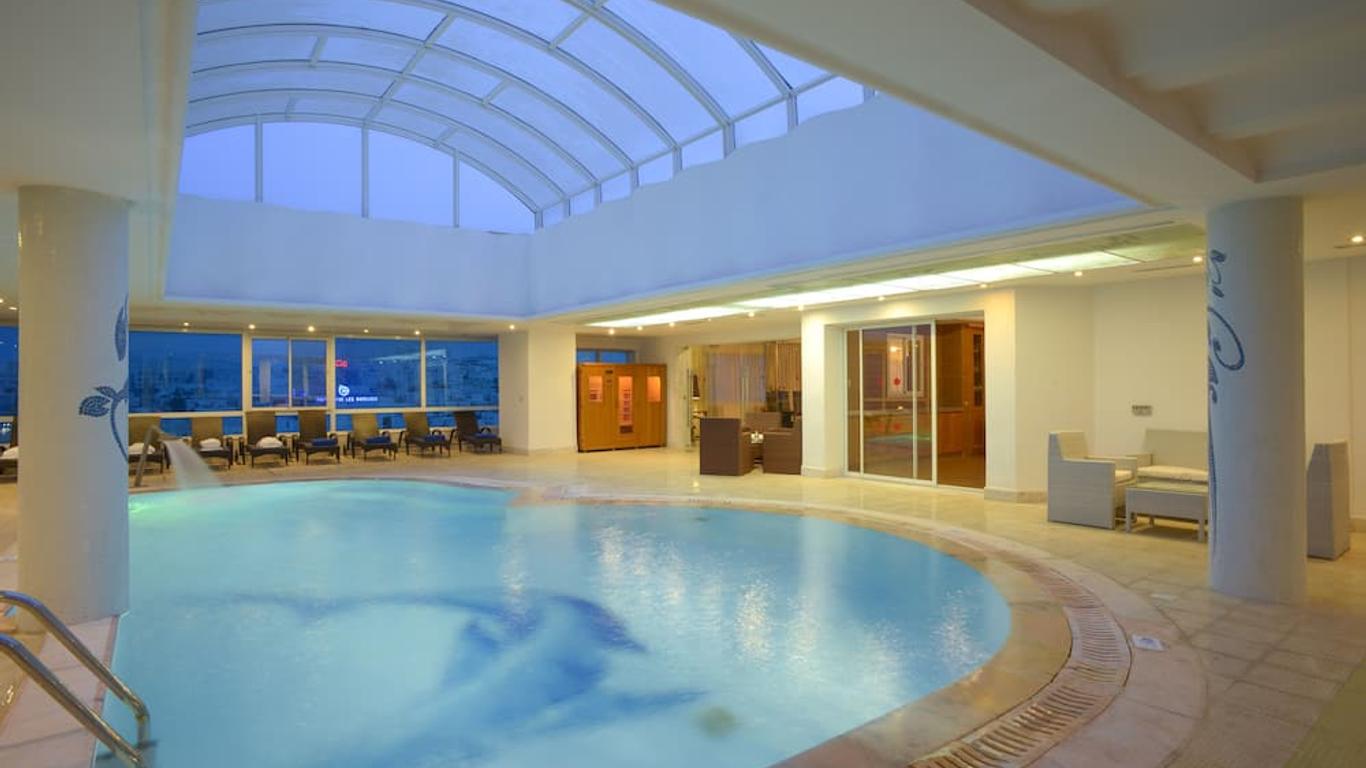 The Penthouse Suites Hotel