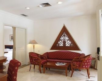 Resor Tuban Tropis - Tuban - Sala de estar