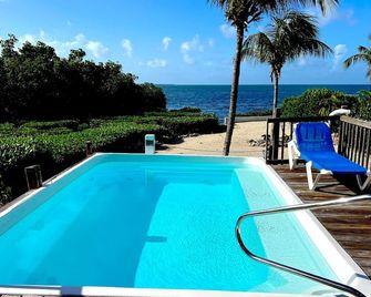 Blue Home - Receive 400 Dollars towards A Boat Rental! - 쿠조키 - 수영장