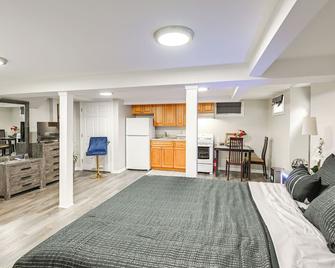 Walkable Elmont Studio 19 Mi to New York City! - Elmont - Bedroom