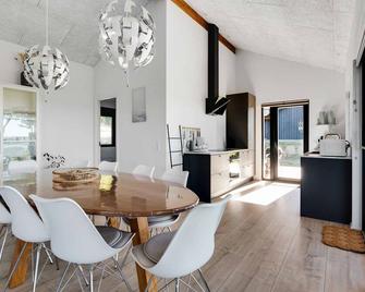 Cottage From 2021 With Sea Views And Idy - Millinge - Comedor