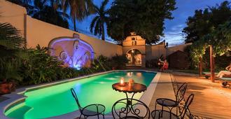 Hotel Los Robles, Managua, Nicaragua - นิคารากัว - สระว่ายน้ำ