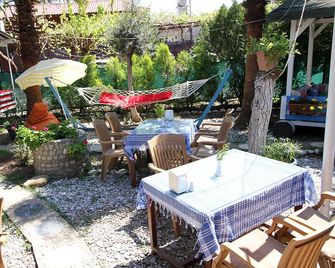 Mila Pansiyon - Cirali - Patio