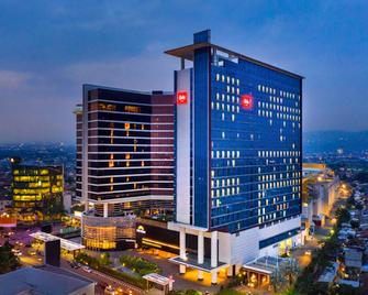 ibis Bandung Trans Studio - Bandung - Building