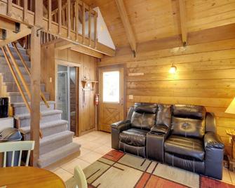 Cabin w/ Boat Launch & Pool Access in Okeechobee - Okeechobee - Huiskamer