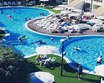 Resort in Lido di Spina near Adriatic Coast - Lido di Spina - Piscina