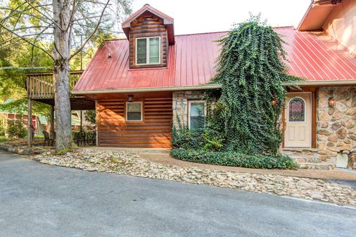 Quality Inn Creekside Downtown Gatlinburg S 67 S 2 2 3