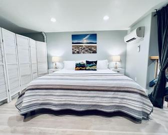 Sacajawea is part of the Litch Hotel: Luxury fully equipped vacation rental condos - Enterprise - Bedroom
