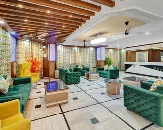 Hotel Bhawani International - Katra - Lobby