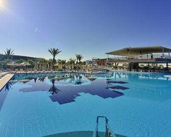 Sunmelia Beach Resort Hotel & Spa - Side - Pool
