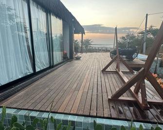 Beach house with pool at Point do Kitesurf 200km from Natal! - Macau - Balkon