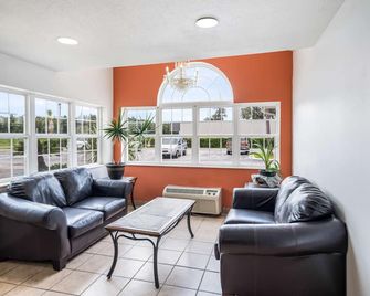 Americas Best Value Inn & Suites Brunswick - Brunswick - Sala de estar