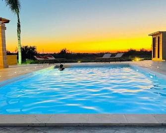 Villa Lachorisia - Soleto - Piscina