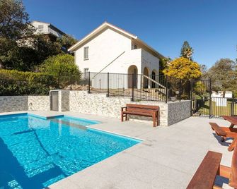 Bella Villa Manyana 19 great location short stroll to the beach and local shops - Blueys Beach - Piscina
