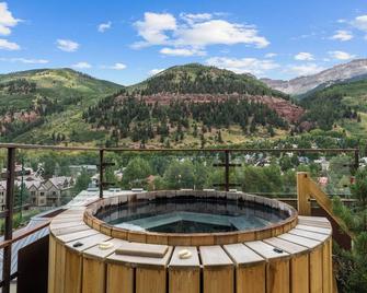 The Auberge Residences at Element 52 - Telluride - Patio