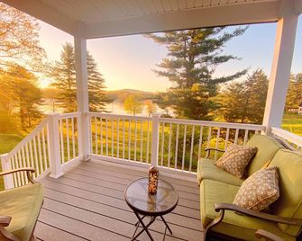 Twin Island Lake House Near Rhinebeck Ny - Pine Plains - Balcony
