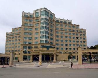 Mega Palace - Yuzhno-Sakhalinsk - Building