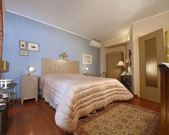 Agriturismo Il Gioco Dell'Oca - Barolo - Schlafzimmer