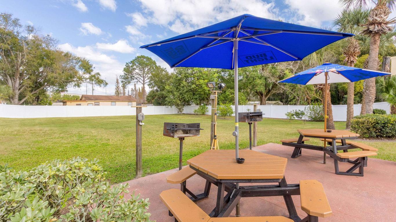 Howard Johnson by Wyndham Lakeland