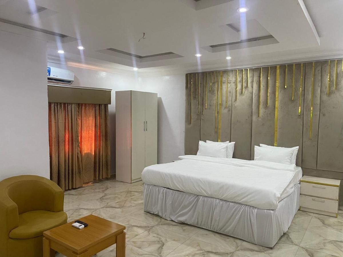White Gold Hotel thumbnail 3