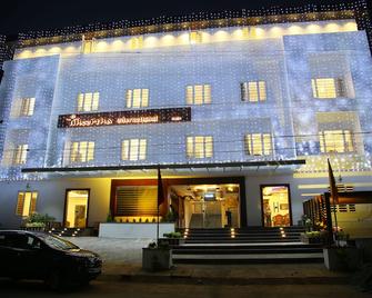 Theertha International - Thalassery - Edificio
