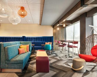 Tru by Hilton Milwaukee Brookfield - Waukesha - Sala de estar