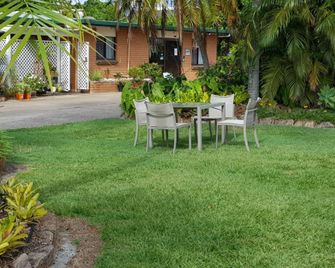 Kippa Ring Village Motel - Redcliffe - Innenhof