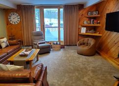 Perfect Smugglers Notch 5 Bed Vacation Home! - Smugglers Notch - Living room