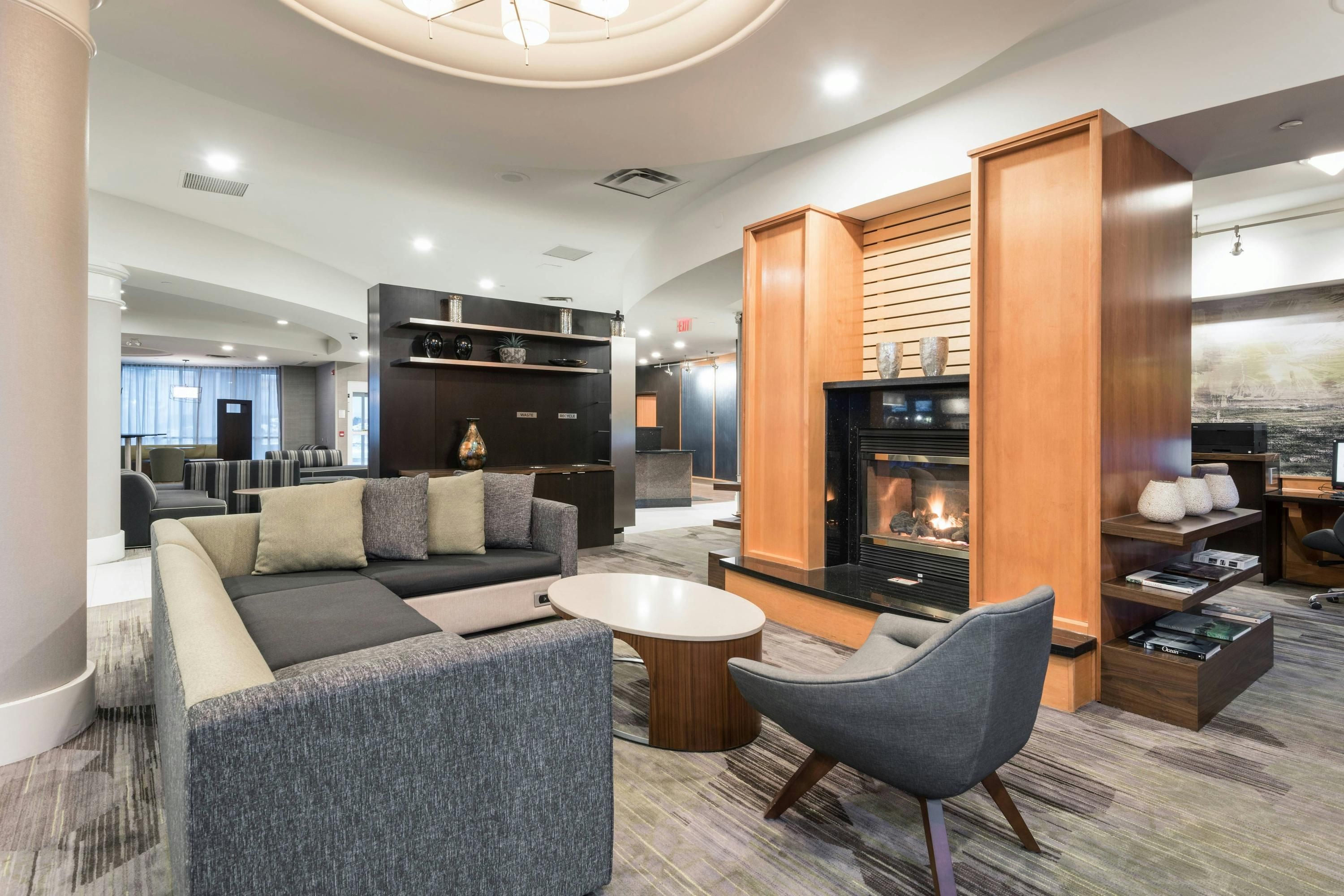 Courtyard by Marriott Toronto Vaughan - Toronto - Lobby