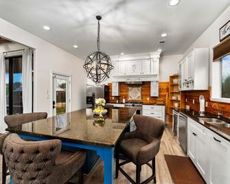 Luxury Barnhouse With Heated Pool - Kyle - Küche