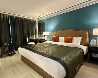 Grand Regal Hotel Davao - דבאו
